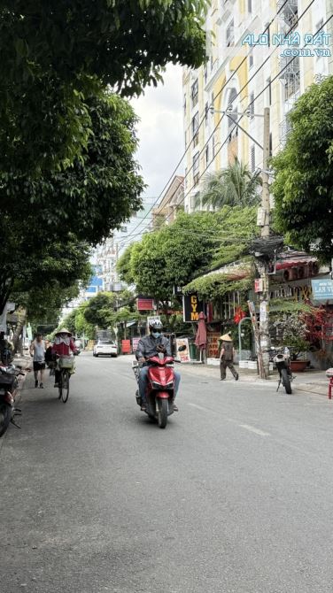 Bán CHDV Phường 15 Tân Bình, Phan Huy Ích, ô tô sát nặt tiền, 350m,8x44m, thu 300tr.th. - 1