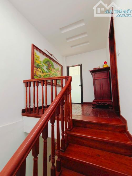 Nhà đẹp 339 Minh Khai, ngõ thông thoáng, sổ 57m2 x 5 ngủ hai thoáng full đồ. Giá 10.5 tỷ