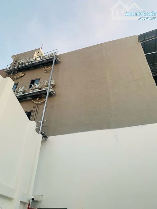 Hiếm - CHDV 4 Tầng 42 phòng Dương Quảng Hàm Ngay DH Văn Lang, 300m2 chỉ 29 tỷ 900 TL - 16