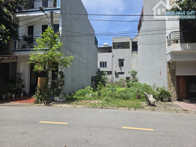 Pán lô đất nhìn thẳng Vườn hoa giãn dân Đồng Quán, Võ Cường, tp BN. Giá hơn 8 tỷ. - 3