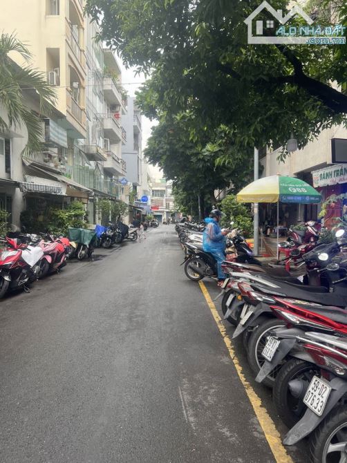 nhà bán quận 3 vị trí đẹp trần quang diệu, gần lê văn sỹ, đường 12m, xe hơi vào nhà. 16,5 - 2