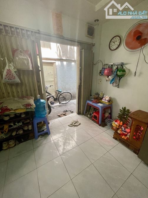HÀNG HIẾM - GIÁ CHỈ 2 TỶ 350 TRIỆU Nhà 2 tầng trung tâm Tân Bình - Hẻm Bùi Thế Mỹ - 2