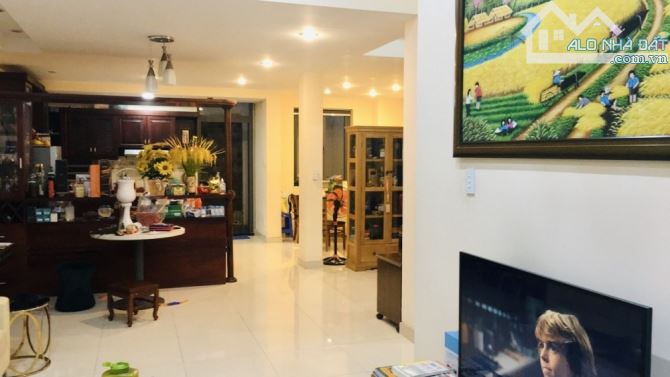 Gấp bán nhà Quận 9(cũ), gần Mt Lã Xuân Oai, giá 13.3 tỷ, đất dt 330m2. - 2
