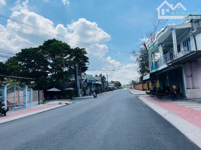 🌳 Cần bán đất nhánh đanl đường Chu Văn An. Lộ đanl rộng rãi, xe oto ra vào.  👍 Vị trí : - 2