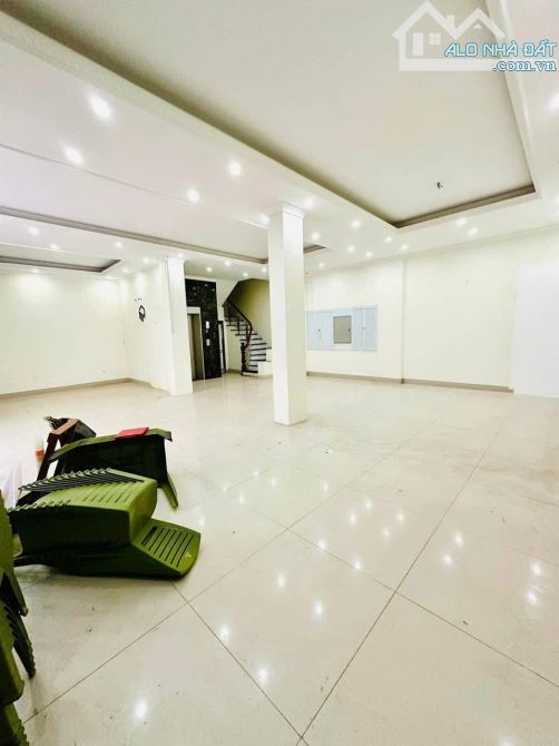 Bán Toà nhà Văn La, dt 110m2, 7t, mt 12m. Giá chào 48 tỷ. Dòng tiền , kinh doanh. - 2