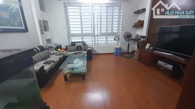 Bán nhà riêng ngô thì nhậm, là khê hà đông ô tô tránh đỗ gần nhà DT42m2 giá hơn 8 tỷ - 2