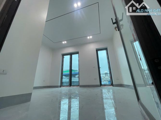 BÁN NHÀ 4 TẦNG  MẶT ĐƯỜNG NGUYỄN BÍNH - 2