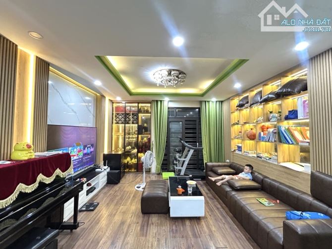 LÔ GÓC KĐT Mỹ Đình nhà đẹp 50m*6T THANG MÁY, mt 5m kinh doanh, ô tô, nở hậu 16 tỷ hơn - 2