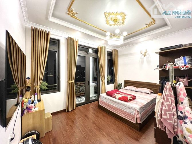 9.9 TỶ - PHÙ ĐỔNG THIÊN VƯƠNG - 102M2 - 2