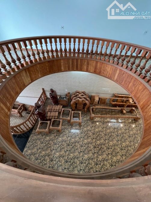 Siêu phẩm Nhà 3 Lầu Mặt Tiền đường Điểu Xiển P. Tân Biên, gần Siêu Thị Gỗ Tây, Ga Hố Nai - 2