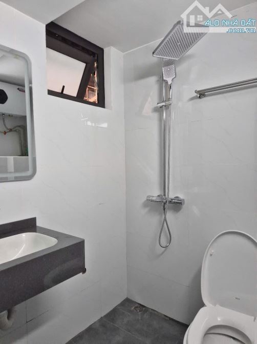 Bán nhà phân lô phố Linh Lang, ngõ rộng 2 ô tô thênh thang, mặt tiền lớn, 80m2 27 tỉ - 2