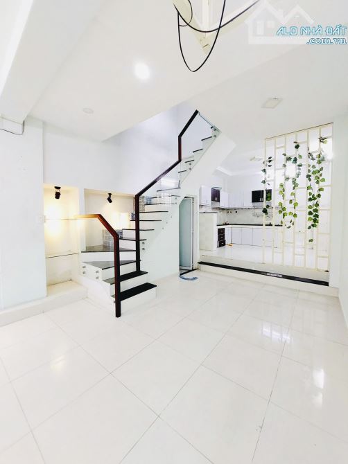 Nhà góc đẹp, 3 tầng (4.2x15m), Phạm Thế Hiển P5 Q8 giá chỉ 6tỷ5 - 2