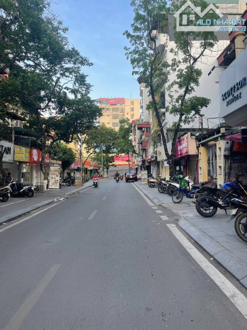 Bán toà nhà Đặng Văn Ngữ, Gần Phạm Ngọc Thạch, ĐÔng Tác, Trung Tự, Đống Đa. 22,5 Tỷ