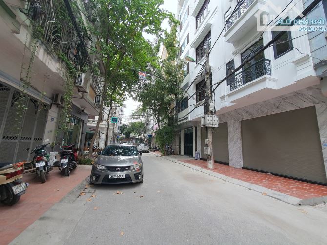 BÁN NHÀ HIẾM - LÔ GÓC ĐẸP - TRUNG TÂM CẦU GIẤY - 64 m2 x 5 tầng, giá 20 tỷ. - 2