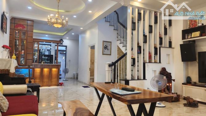 Bán nhà 4 tầng, ô tô vào nhà, nhĩnh 5 tỷ, ở Linh Trung, Hoàng Diệu 2, Thủ Đức - 2