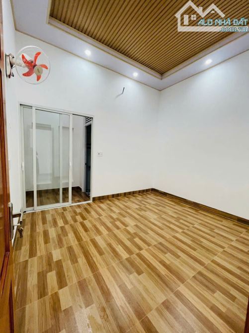CHỈ 4,9 TỶ CHO CĂN NHÀ VƯỜN GẦN 200m2 NGANG 6m CÓ SỔ HỒNG THỔ CƯ PHƯỜNG 12 TP VŨNG TÀU - 2