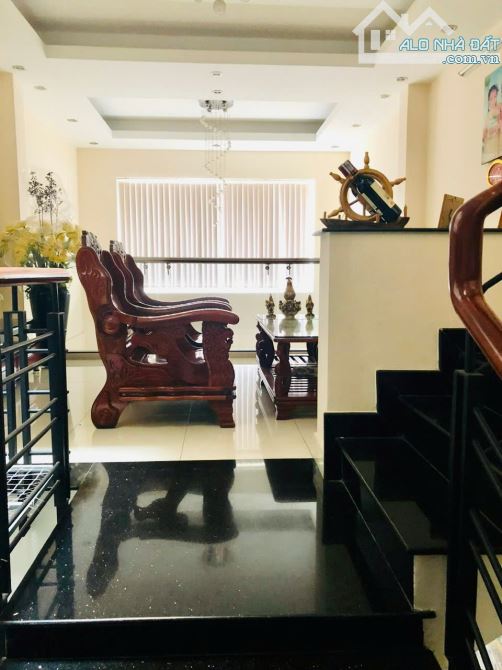 Bán nhà HXH Ni Sư Huỳnh Liên, gần Bàu Cát 8, Hồng Lạc - DT 4x20m - 1 trệt 3 lầu - giá 9 tỷ - 2