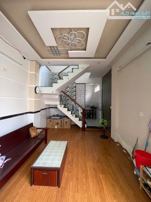 Bán nhà 3 mê hẻm 5m đường diên hồng dt 40m2 giá 3ty400 hướng đông nam - 2
