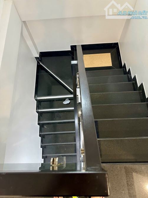 Bán NHÀ 3 TẦNG THIÊN LÔI – SAU ĐÚNG NHÀ MẶT ĐƯỜNG. Rộng gần 50m2, ngang 5,5m - 3