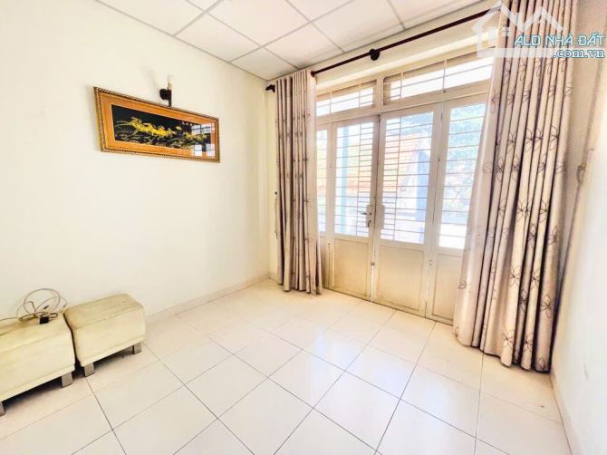 Nhà ngay ĐH HUTECH, gần ngã tư Hàng Xanh - 40m2, 3 tầng BTCT - Nhỉnh 5 tỷ - 3