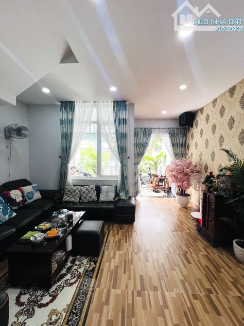 BÁN NHÀ TRẦN ĐẠI NGHĨA BÌNH TÂN - HẺM 8M - NGANG 5 - 80M - 4.99 TỶ - 3