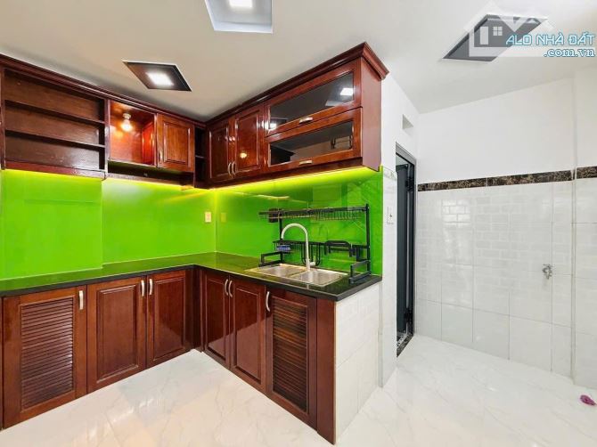 CẦN BÁN NHÀ ĐƯỜNG NGUYỄN HỒNG ĐÀO, PHƯỜNG 14, TÂN BÌNH - GIÁ:3TỶ990/68,6M2 (4,8x14,3M) - 3
