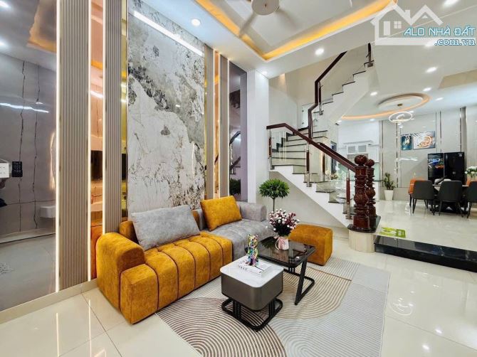 Bán nhà 6,78  tỷ  Quang trung GV - 3