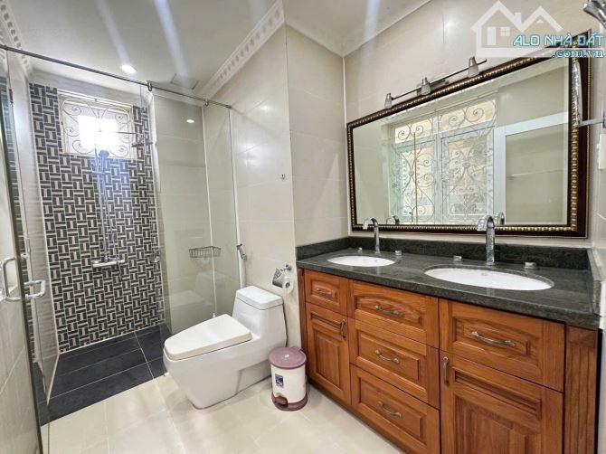 Giá 27 tỷ. BÁN BĐS HIẾM TẠI KHU D2D VÕ THỊ SÁU. 16x18m. 288m. Nhà 2 lầu. SHR - 3