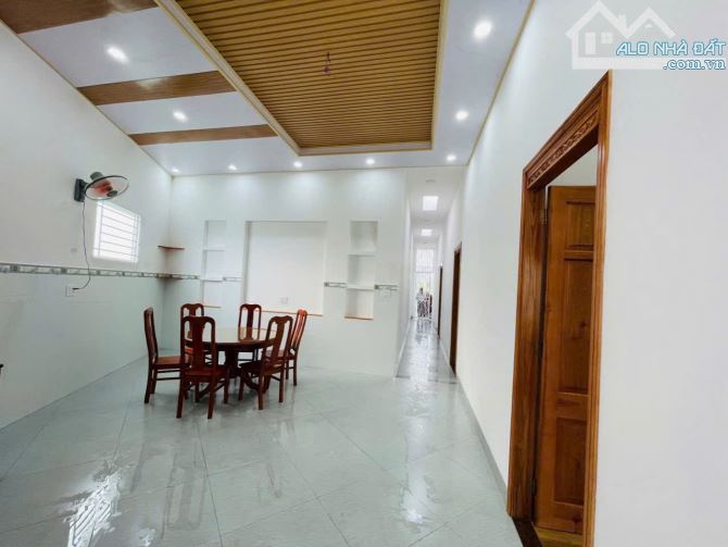 CHỈ 4,9 TỶ CHO CĂN NHÀ VƯỜN GẦN 200m2 NGANG 6m CÓ SỔ HỒNG THỔ CƯ PHƯỜNG 12 TP VŨNG TÀU - 3