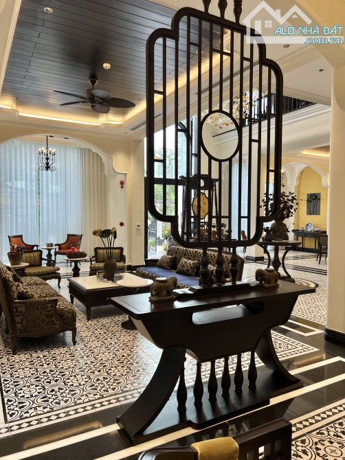 BIỆT THỰ SIÊU SANG CAO BÁ QUÁT – 420M² ĐẤT – 5 TẦNG + 1 HẦM – NỘI THẤT INDOCHINE ĐẲNG CẤP - 3
