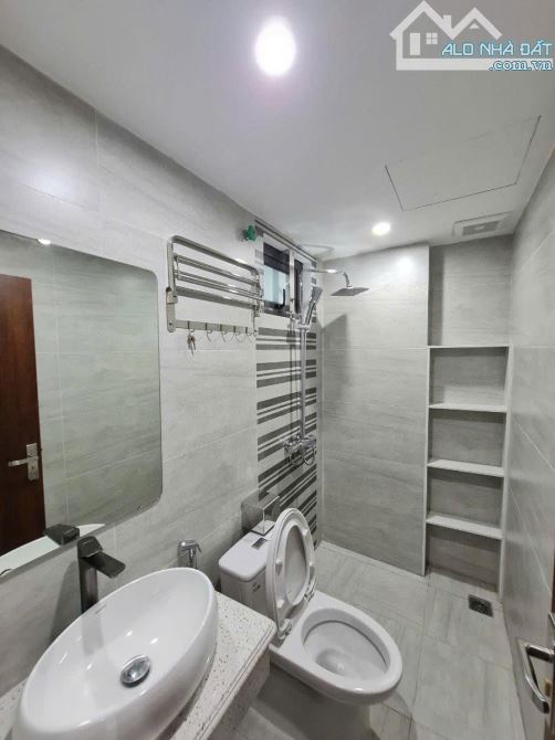 NHÀ MỚI NGUYỄN TRÃI THANG MÁY Diện Tích 38m2 8 tầng mặt tiền 4.3m Giá 13.5 tỷ - 3