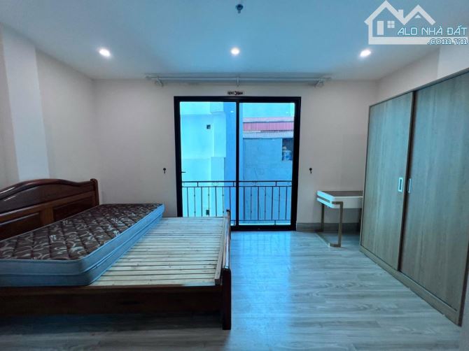 TT CẦU GIẤY 1.2 TỶ/ NĂM - TOÀ VP + CHO THUÊ - 2 MẶT NGÕ - Ô TÔ ĐỖ - VỈA HÈ - 3