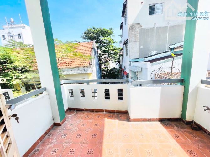 Nhà ngay ĐH HUTECH, gần ngã tư Hàng Xanh - 40m2, 3 tầng BTCT - Nhỉnh 5 tỷ - 4