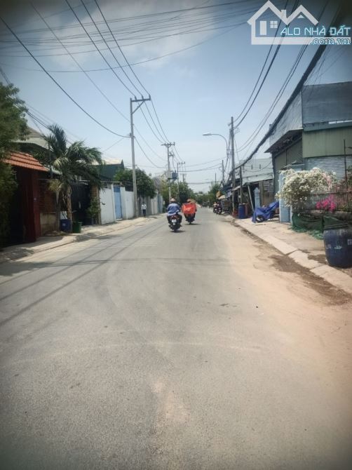 Gấp bán nhà Quận 9(cũ), gần Mt Lã Xuân Oai, giá 13.3 tỷ, đất dt 330m2. - 4