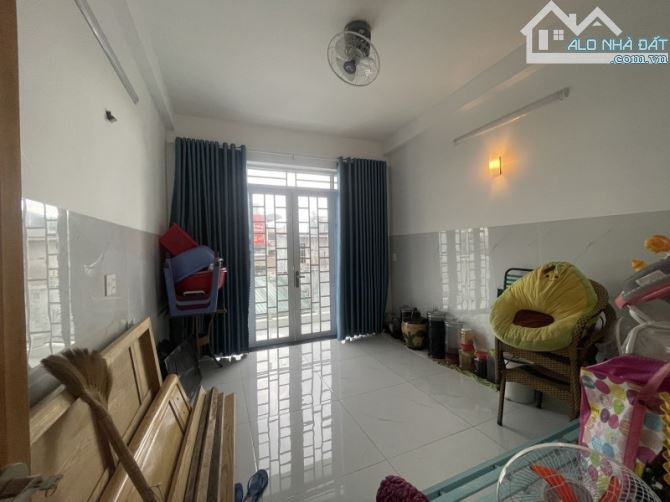 Gấp bán nhà Quận 9(cũ), giá 6.7 tỷ, kề Mt Lê Văn Việt, 3 tầng, đất dt 70m2. - 4