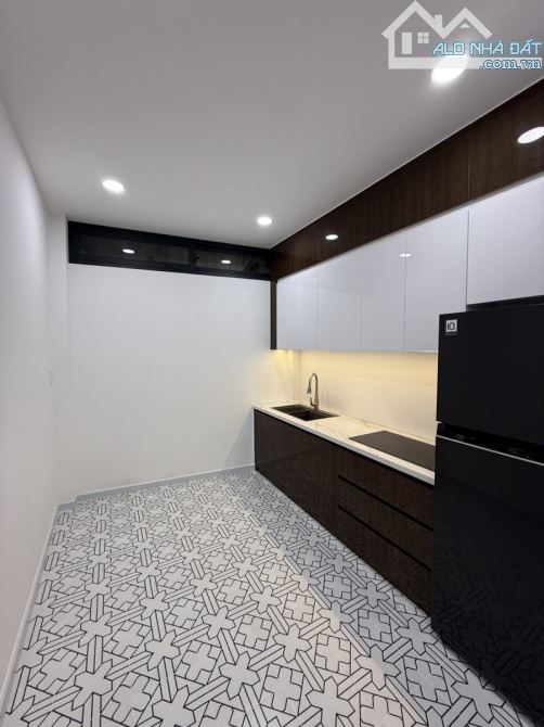 🚘 BÁN NHÀ MỚI ĐẸP – HXH ĐẬU CỬA – P10, PHÚ NHUẬN – 40M² – 3 TẦNG – 7.x TỶ - 4