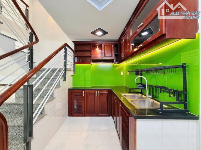CẦN BÁN NHÀ ĐƯỜNG NGUYỄN HỒNG ĐÀO, PHƯỜNG 14, TÂN BÌNH - GIÁ:3TỶ990/68,6M2 (4,8x14,3M) - 4