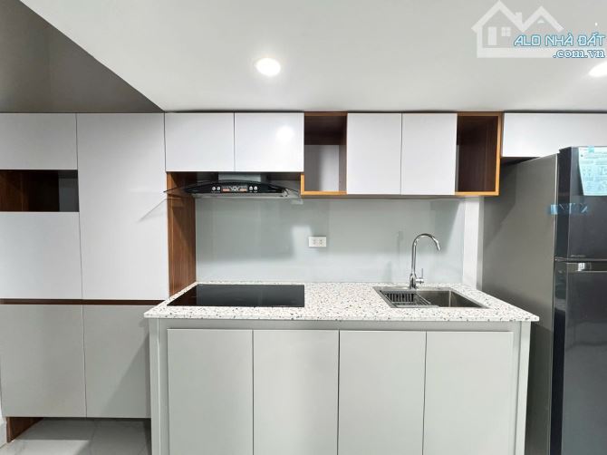 BÁN NHÀ MP PHÙNG CHÍ KIẾN, 9TẦNG, 218M2, MT9.6M, TÒA TỔ HỢP Ở + VP, CHDV DÒNG TIỀN 300TR - 4