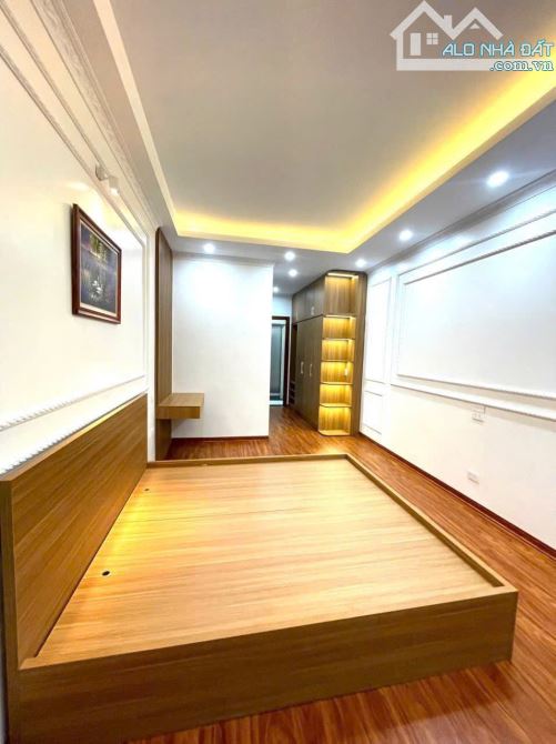 Duy nhất 1 căn Vũ Trọng Phụng 10m ra phố Thang Máy xịn ngõ to thông gần trường chợ 6T 40m2 - 4