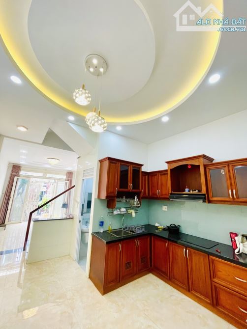 Bán nhà đẹp ở ngay Nguyễn Biểu , Quận 5, Sát Mặt tiền, 4 tầng BTCT, DT 4*13, hoàn công đủ - 4
