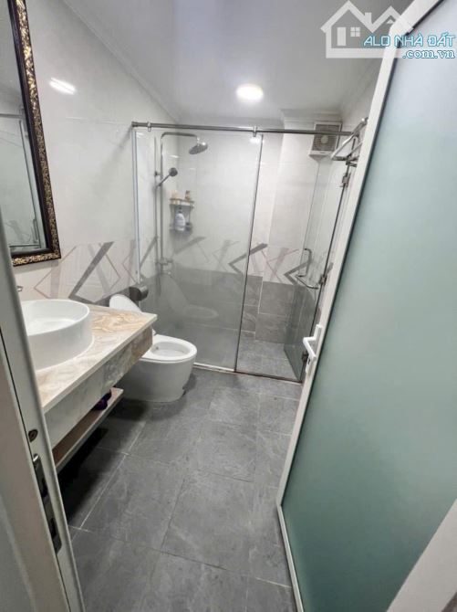 Bán nhà mặt tiền gần Phan Văn Trị, phường 10, Gò Vấp, 100m2, ngang 5m, 5 tầng, giá 23 tỷ - 4