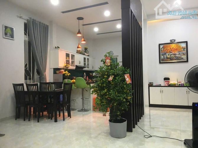 NHÀ ĐẸP NỞ HẬU- NGANG KHỦNG 9.1m HIẾM - NHÀ CAO CỬA RỘNG NGAY HÀNG XANH - BÀ CHIỂU - 4