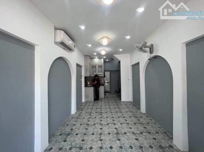 Mặt phố Đặng Văn Ngữ, 30m, Lô góc 3 thoáng, Vỉa hè kinh doanh tốt, Nhà đẹp, Thửa đất vuông - 1