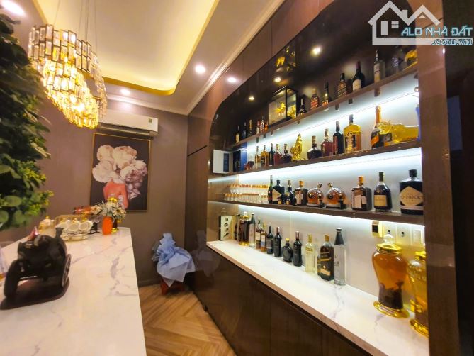 Bán nhà cực đẹp, nội thất cao cấp ngay chợ Dĩ An 2 - 85m2 4 tầng - 8.3 tỷ - 5
