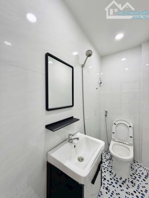 CẦN BÁN NHÀ ĐƯỜNG NGUYỄN HỒNG ĐÀO, PHƯỜNG 14, TÂN BÌNH - GIÁ:3TỶ990/68,6M2 (4,8x14,3M) - 5