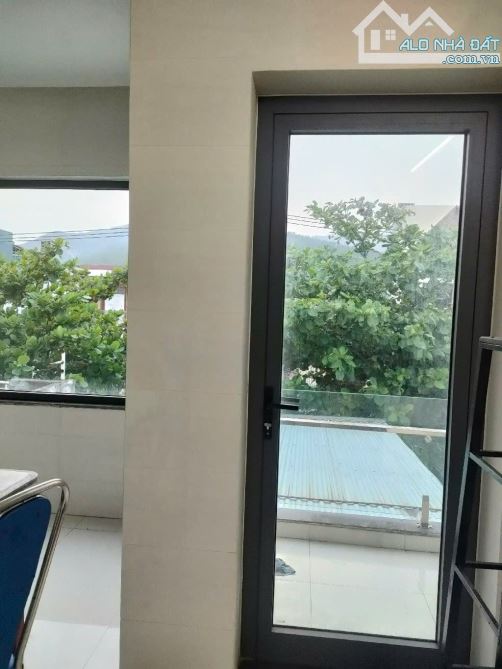 HOT NHÀ 3T_3 MÊ_VỊ TRÍ VÍP_MẶT TIỀN NGUYỄN PHAN VINH_DT 129M2_NGANG 4.5M_NỞ HẬU_11.5 TỶ - 5