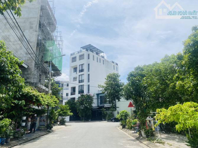 HIẾM - BÁN NHÀ 5 TẦNG TRẦN NHÂN TÔNG, GÓC 2 MT. DT 110m2 CHỈ 18 TỶ XÍU. DÒNG TIỀN 80tr/TH. - 5