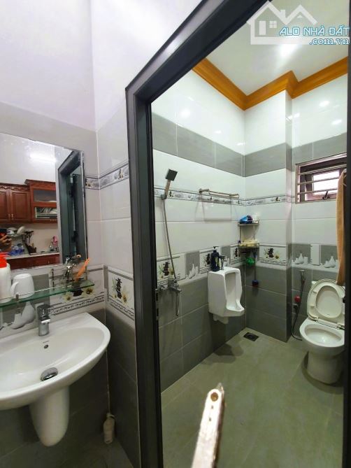 Bán nhà cực đẹp, nội thất cao cấp ngay chợ Dĩ An 2 - 85m2 4 tầng - 8.3 tỷ - 6
