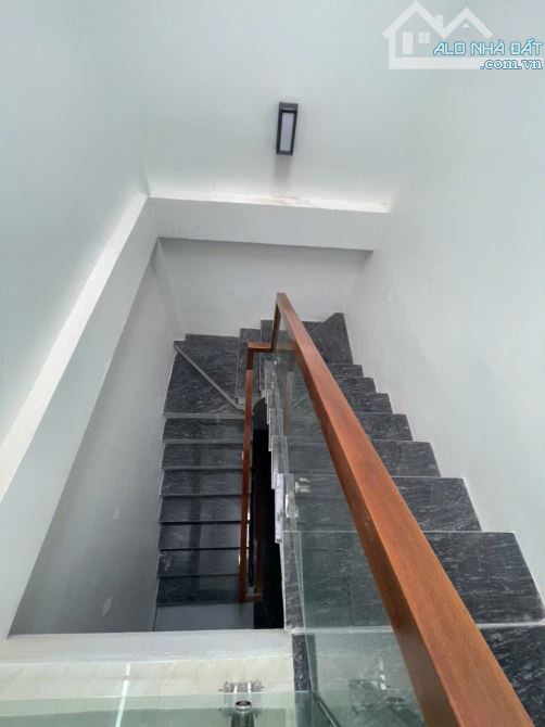 BÁN NHÀ 4 TẦNG  MẶT ĐƯỜNG NGUYỄN BÍNH - 6
