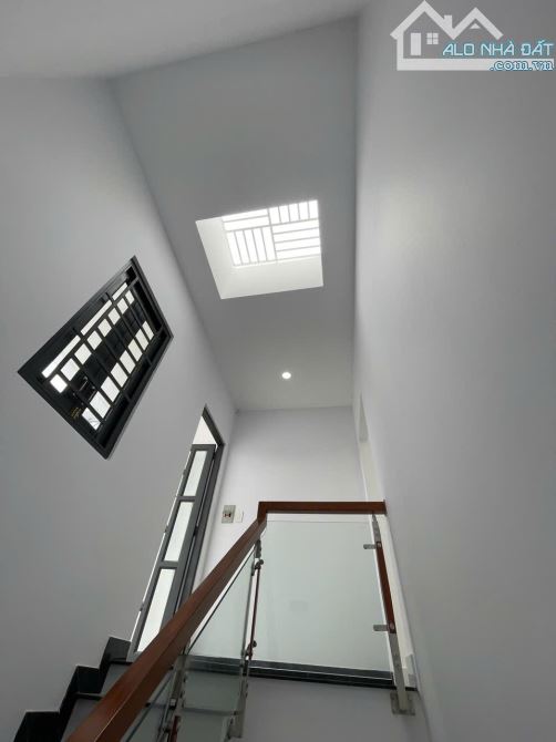 Nhà Mới 100%, hẻm xe tải quay đầu.Vài bước chân ra MT.DT 50m²,5 Tầng ,Chỉ Nhỉnh 8 tỏi - 6